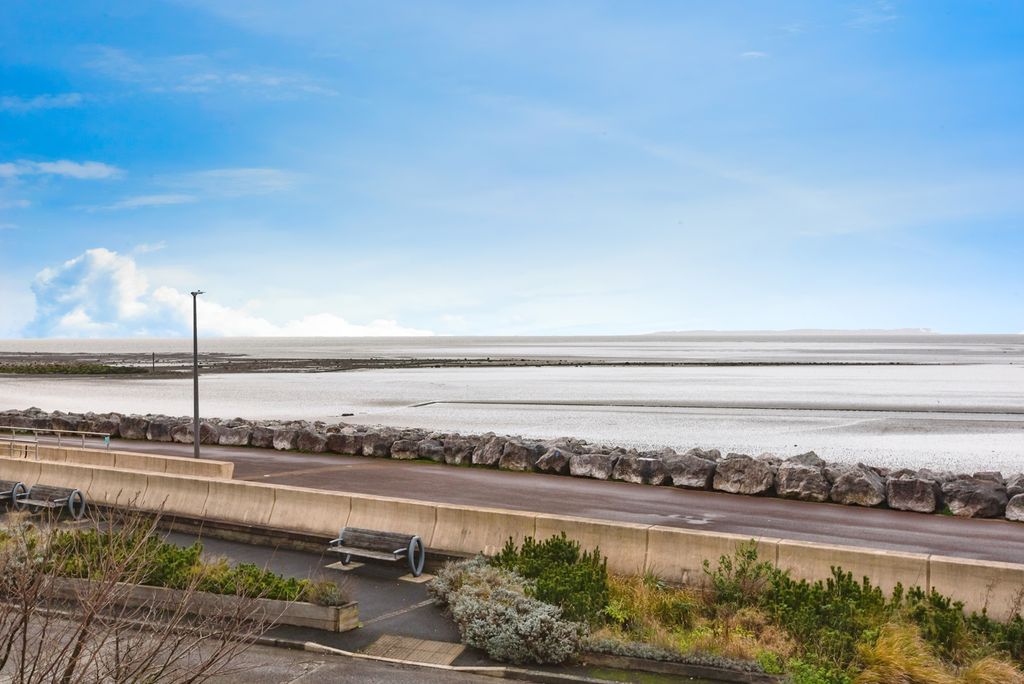 Property photo 2 of 19 Pbox-Img.Jpg