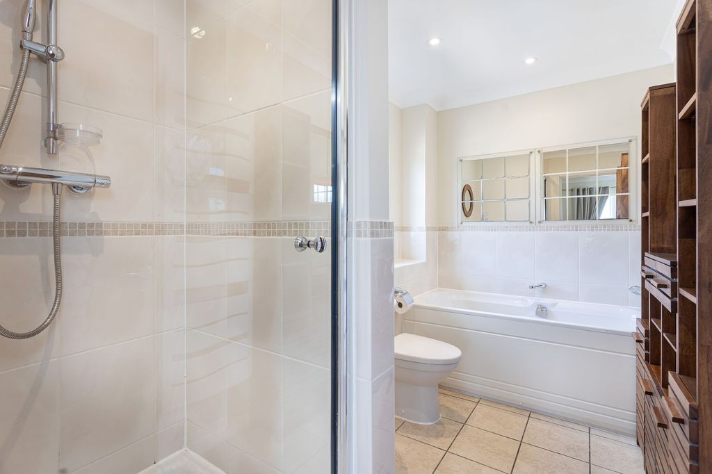 Additional image 12 of 3 bed maisonette for saleElizabeth Jennings Way, Oxford OX2