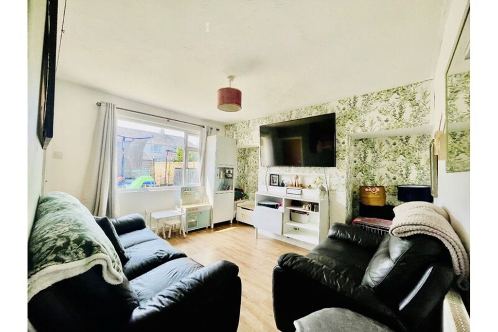 Property photo 3 of 5 Living Room