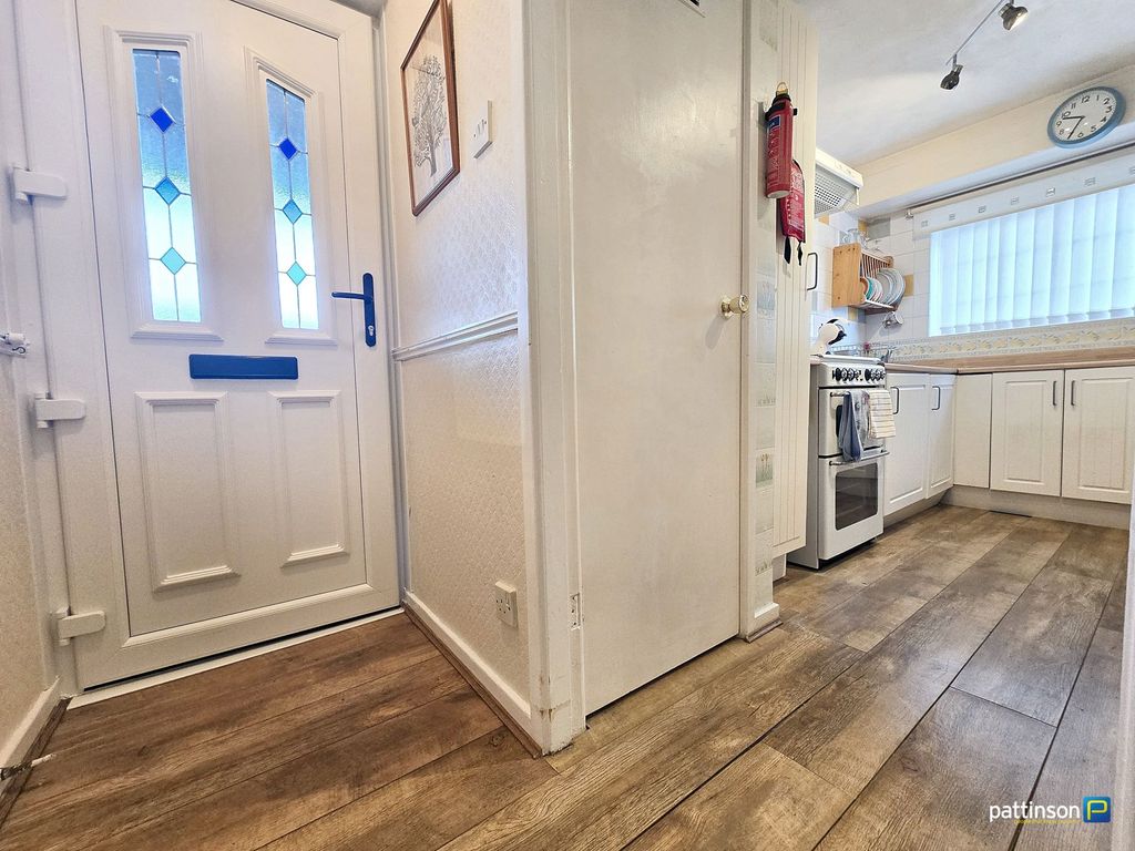 Property photo 3 of 9