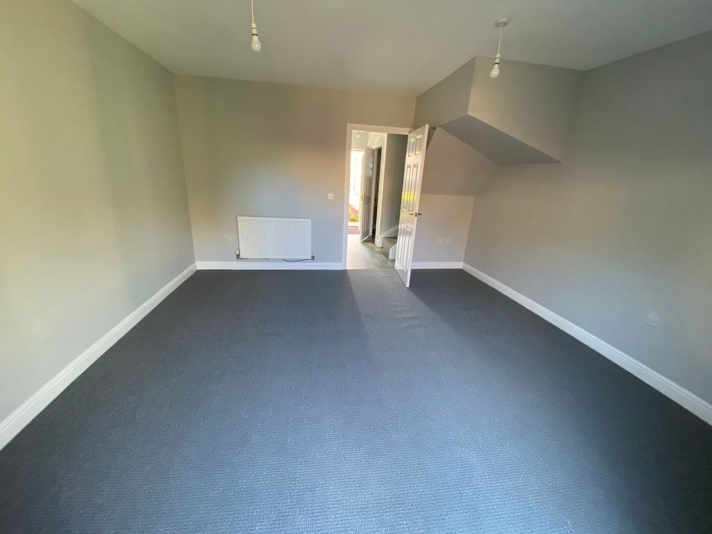 Property photo 3 of 8 Image