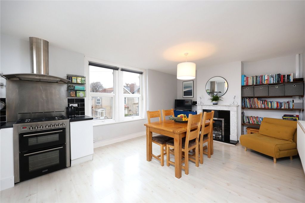 Property photo 1 of 13 Picture No. 14