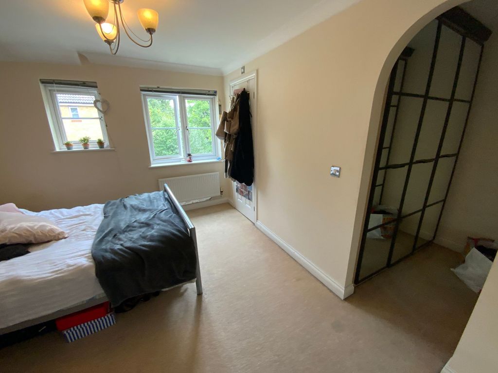 Property photo 1 of 7 Bedroom 3