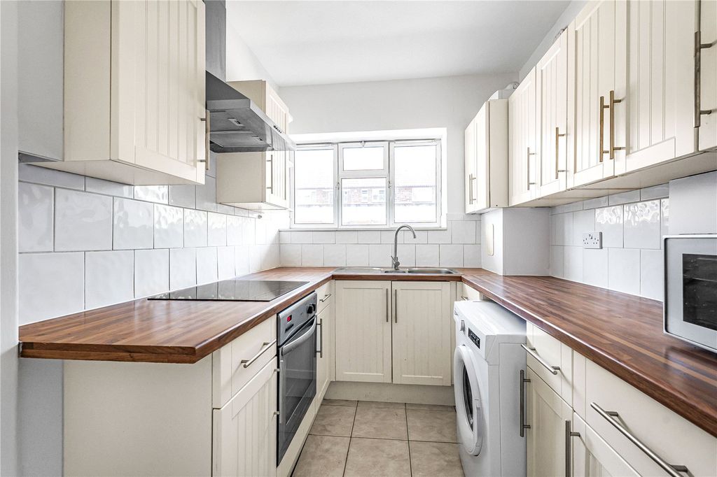 Property photo 3 of 14 Kitchen