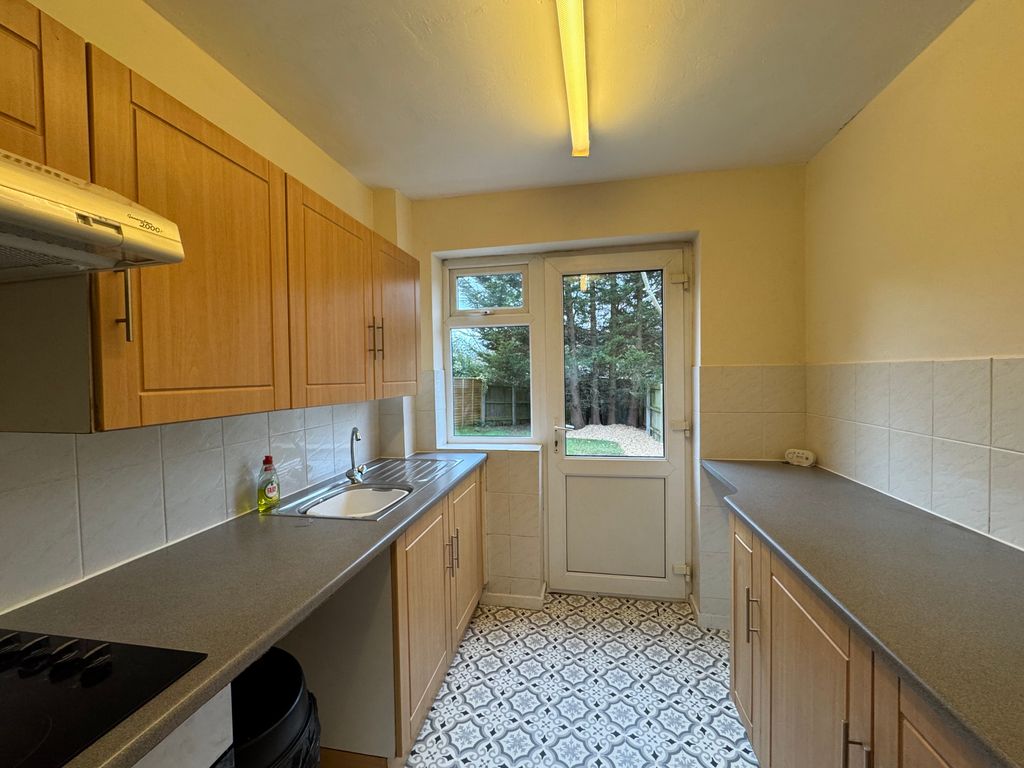 Property photo 2 of 9 Kitchen