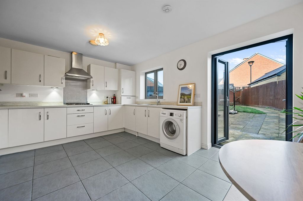 Property photo 3 of 13