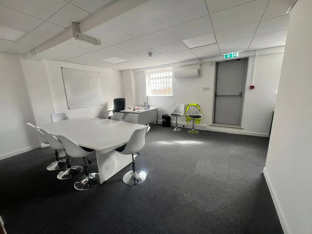 Property photo 1 of 4