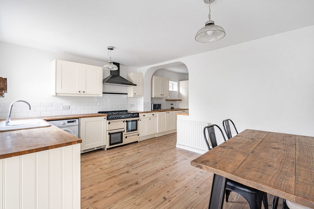 Property photo 2 of 24 15_94647