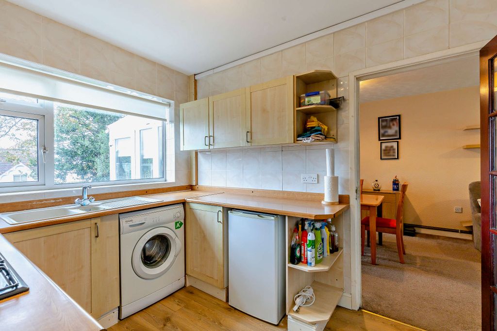 Property photo 2 of 37