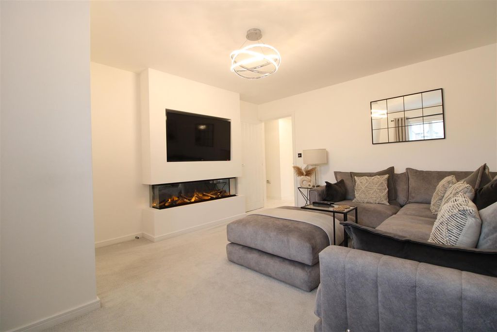 Property photo 2 of 17 B.Lo.Jpg