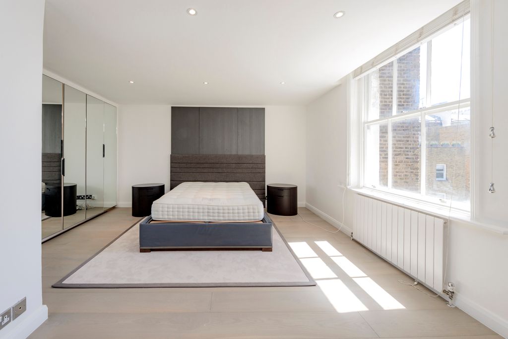 Property photo 3 of 9 6@17 Queens Gate Place-5184.Jpg