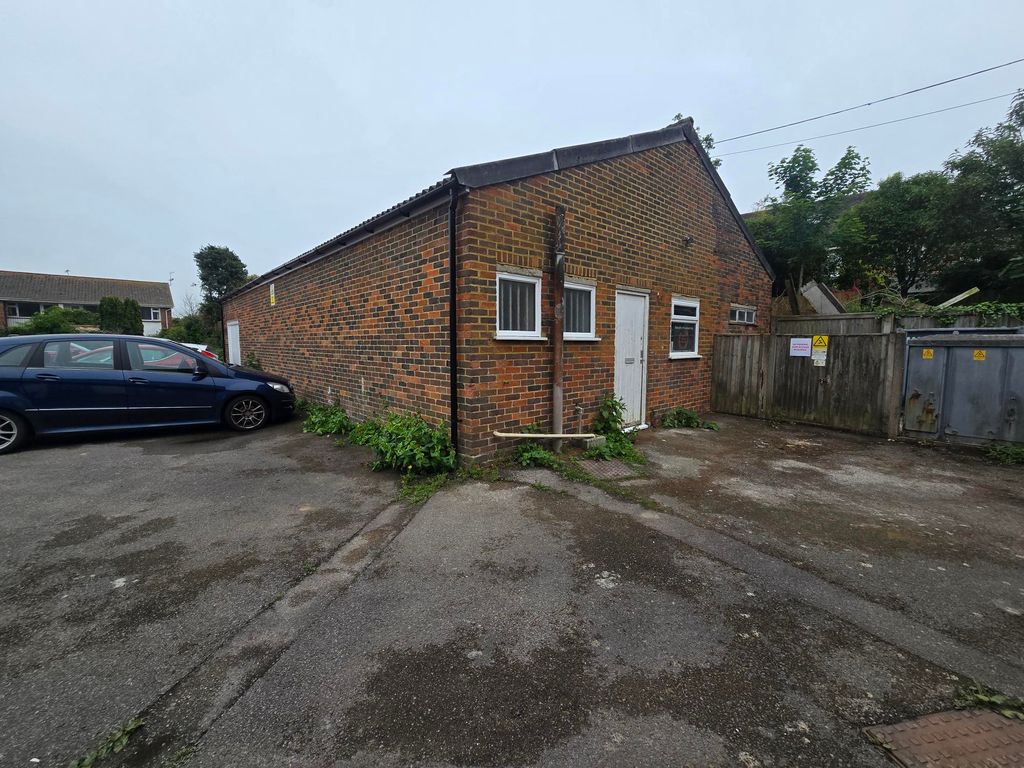 Property photo 1 of 3