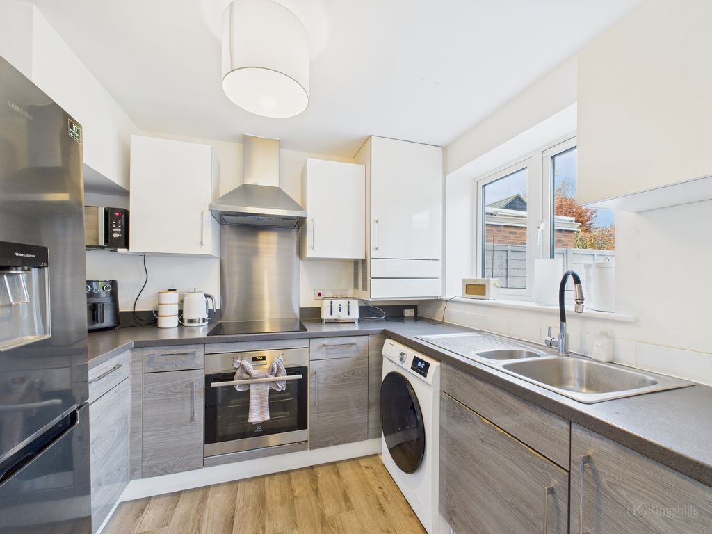 Property photo 2 of 11 Cam02136G0-Pr0487-Still005