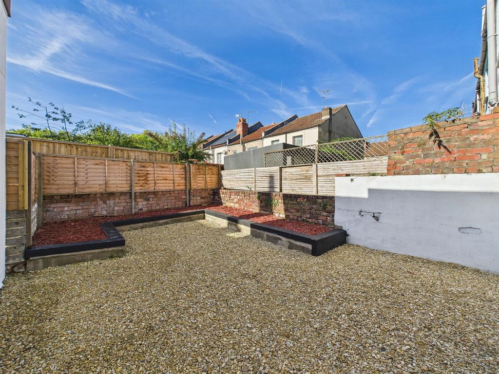 Property photo 2 of 11 11 - Two Bedroom Terraced House.Jpg