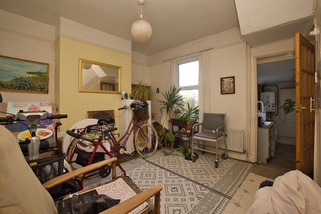 Property photo 3 of 9 Picture 3