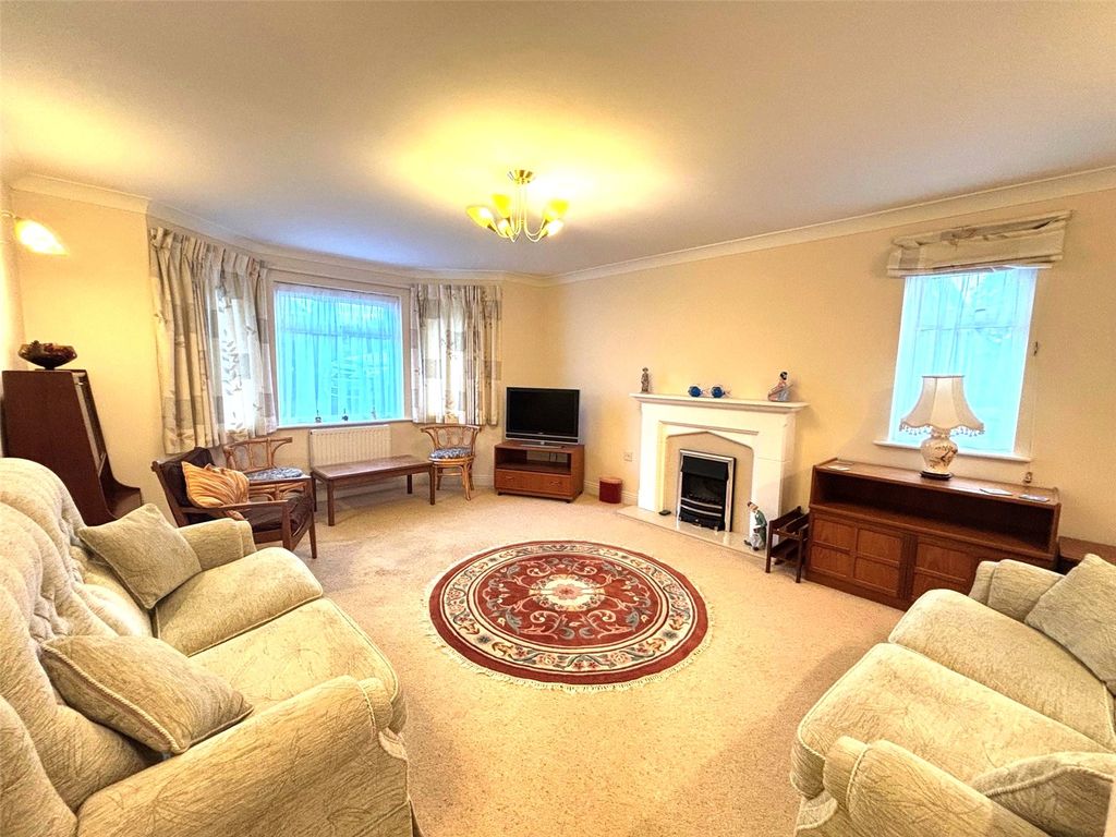 Property photo 2 of 14 Sitting Room