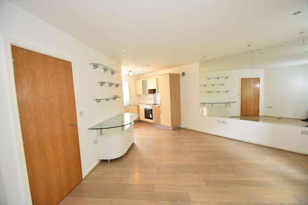 Property photo 2 of 8