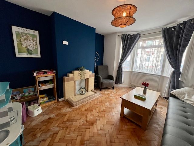 Property photo 1 of 13 Living Room