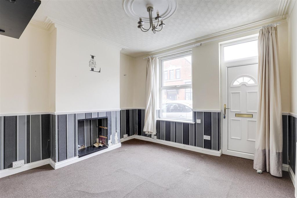 Property photo 2 of 13 3822.Jpg