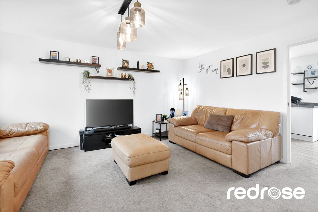 Property photo 2 of 14 2 Anderton Cres - Photos-13