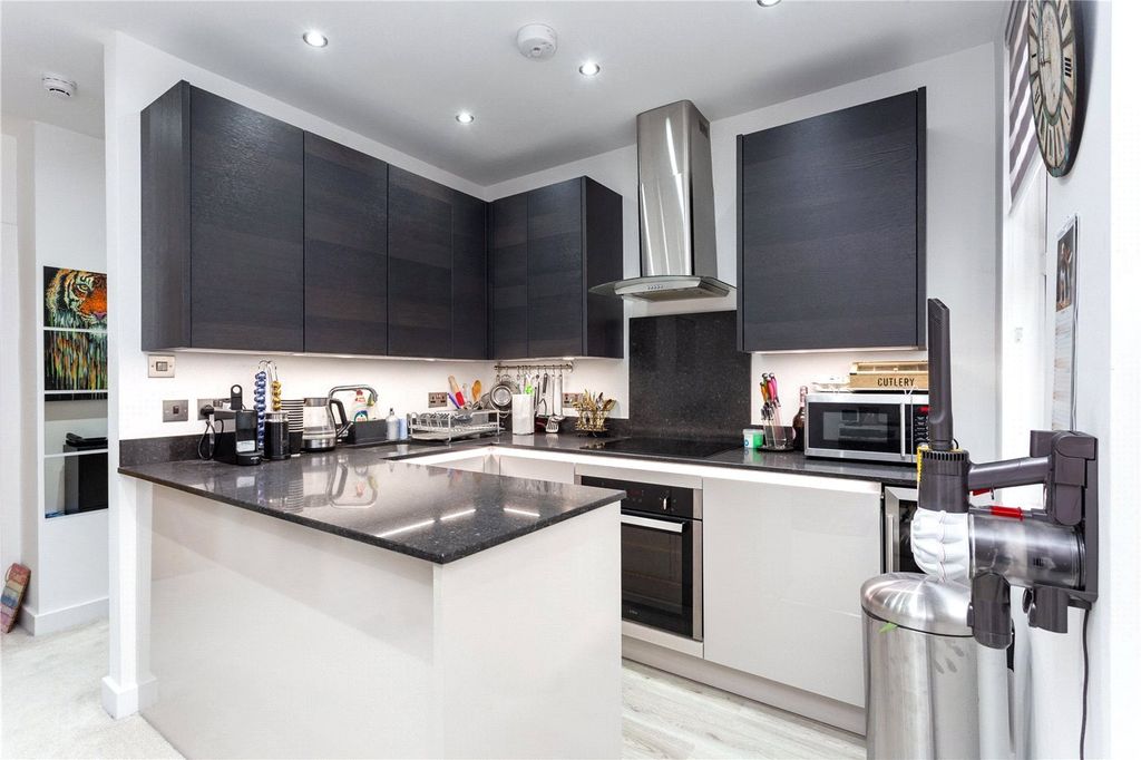 Property photo 3 of 12 Picture No. 06