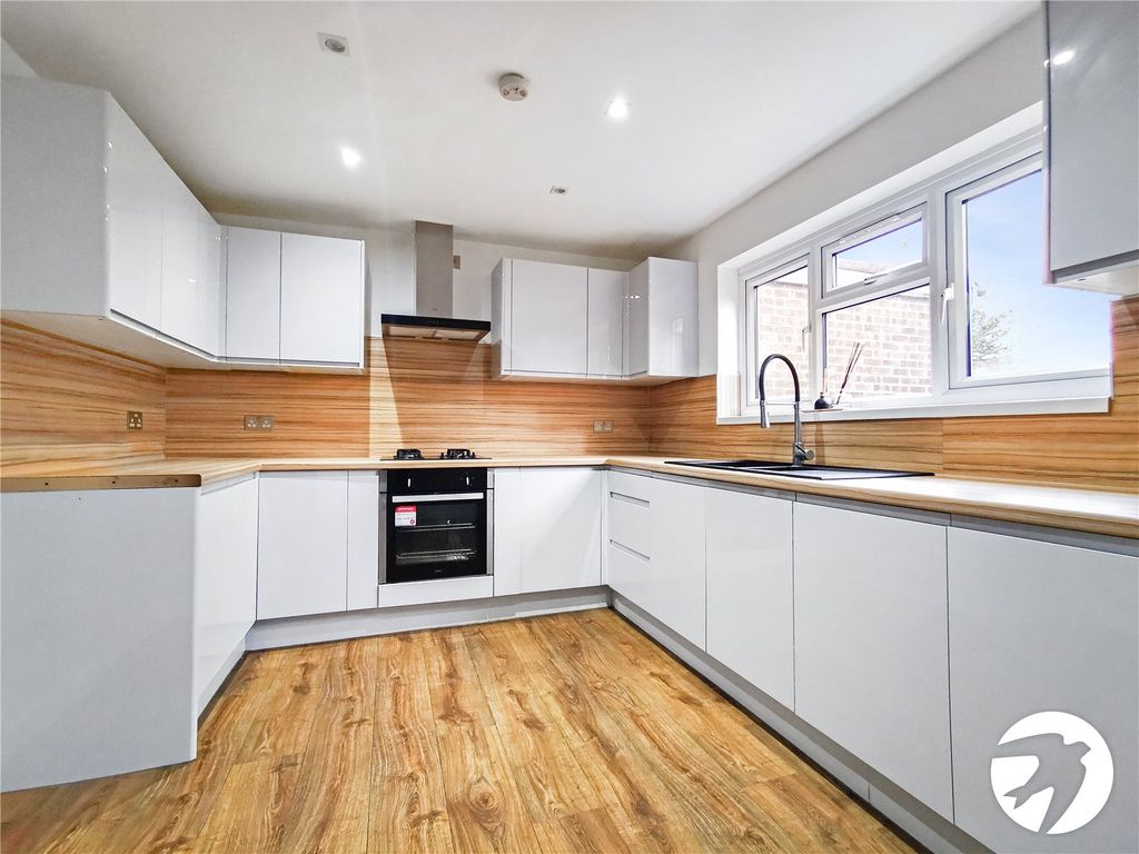 Property photo 2 of 12 Picture No. 09