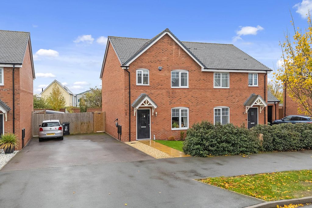 Property photo 1 of 19 Front (Exterior)