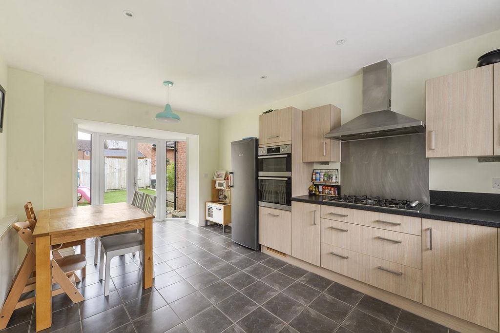 Property photo 3 of 16 Kitchen/Diner