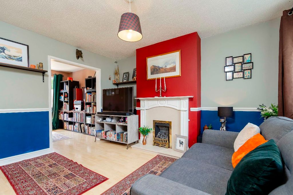 Property photo 1 of 32
