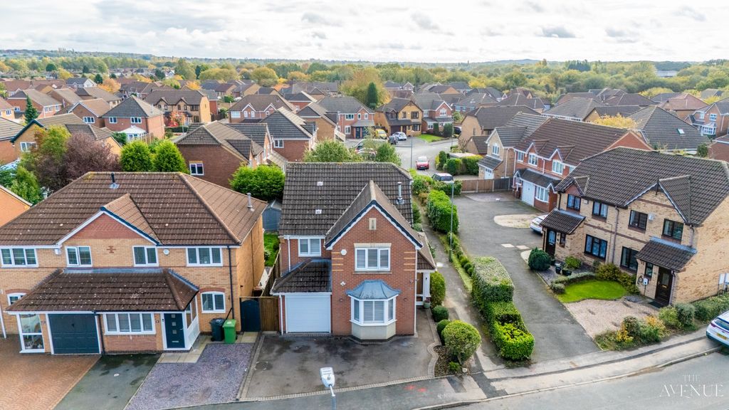 Property photo 1 of 31 4597303