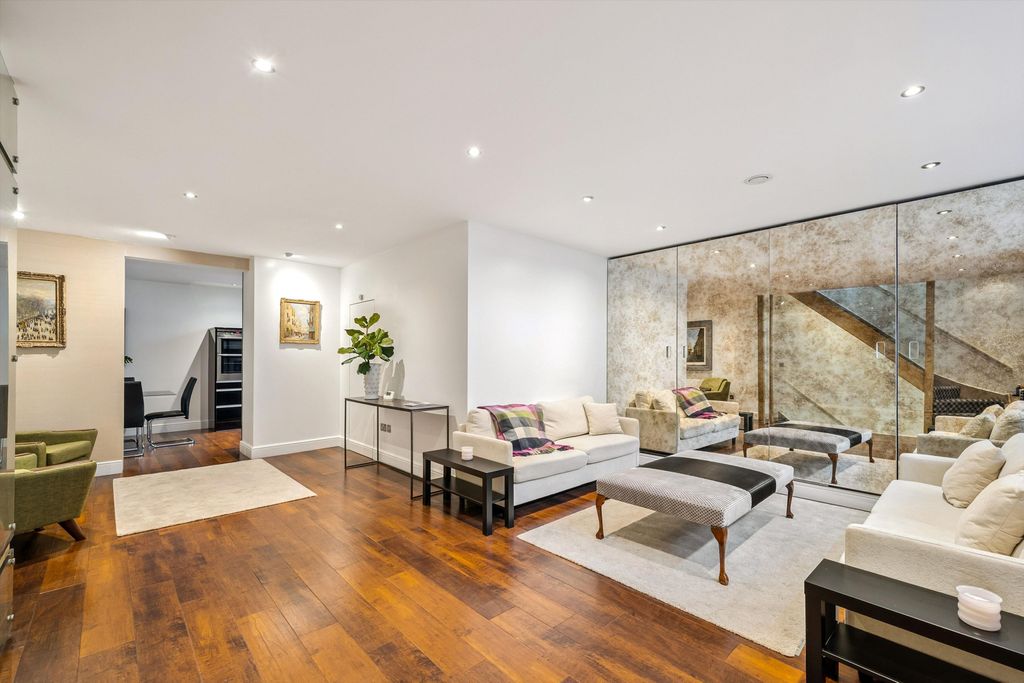 Property photo 2 of 19 Image