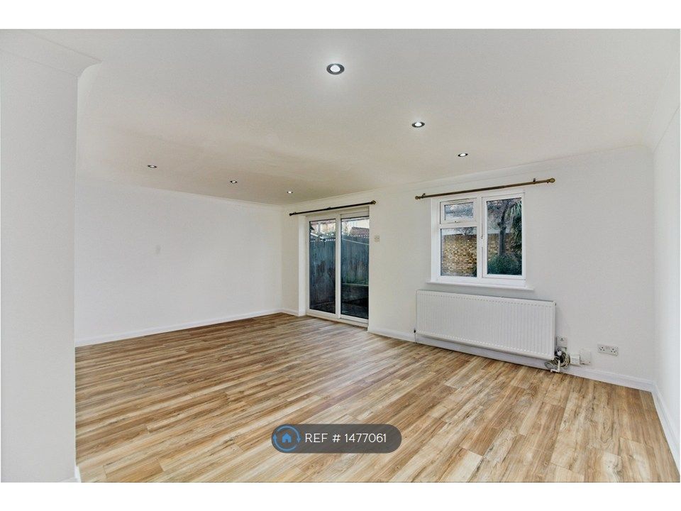 Property photo 2 of 17 Lounge/Dining Room