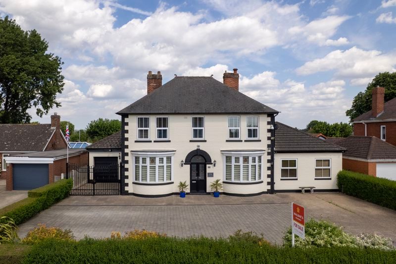 Property photo 1 of 45 Drone Frontal