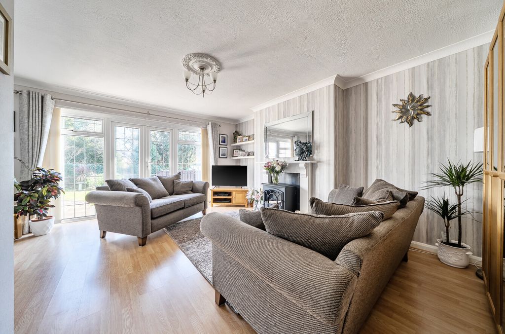 Property photo 2 of 11 1433764-13-69Bc7E...
