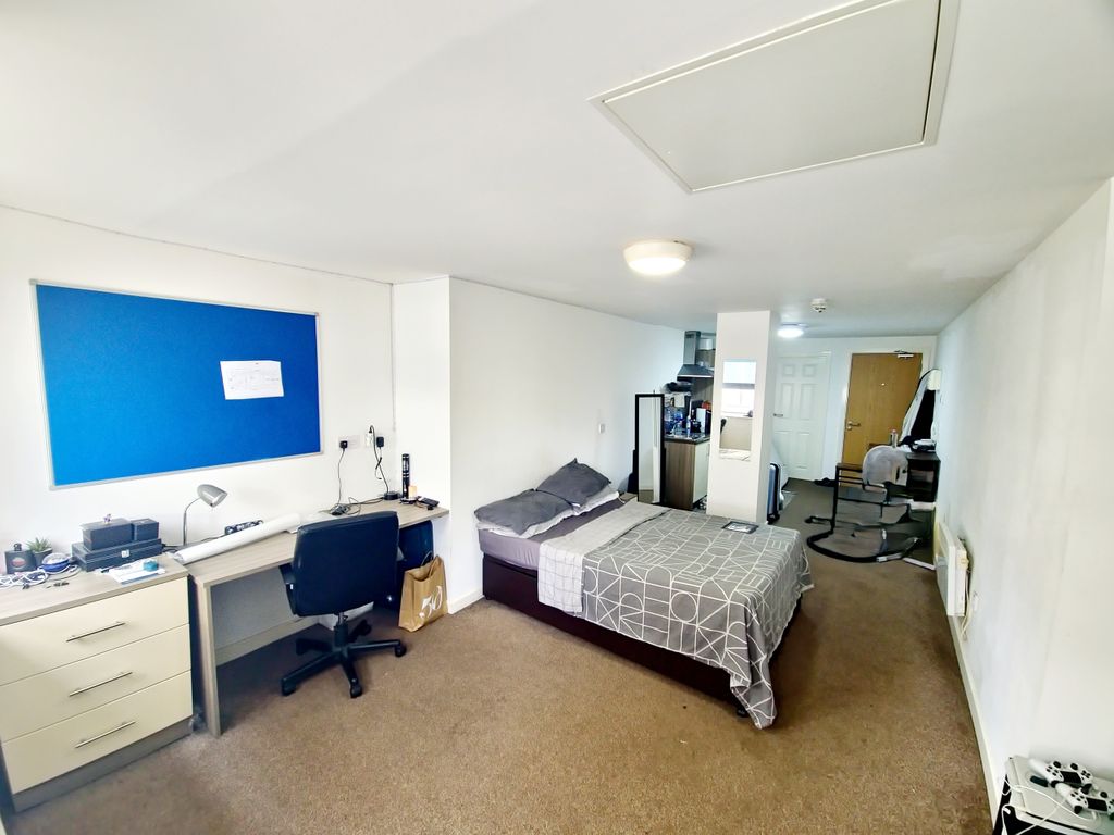 Property photo 3 of 7 4