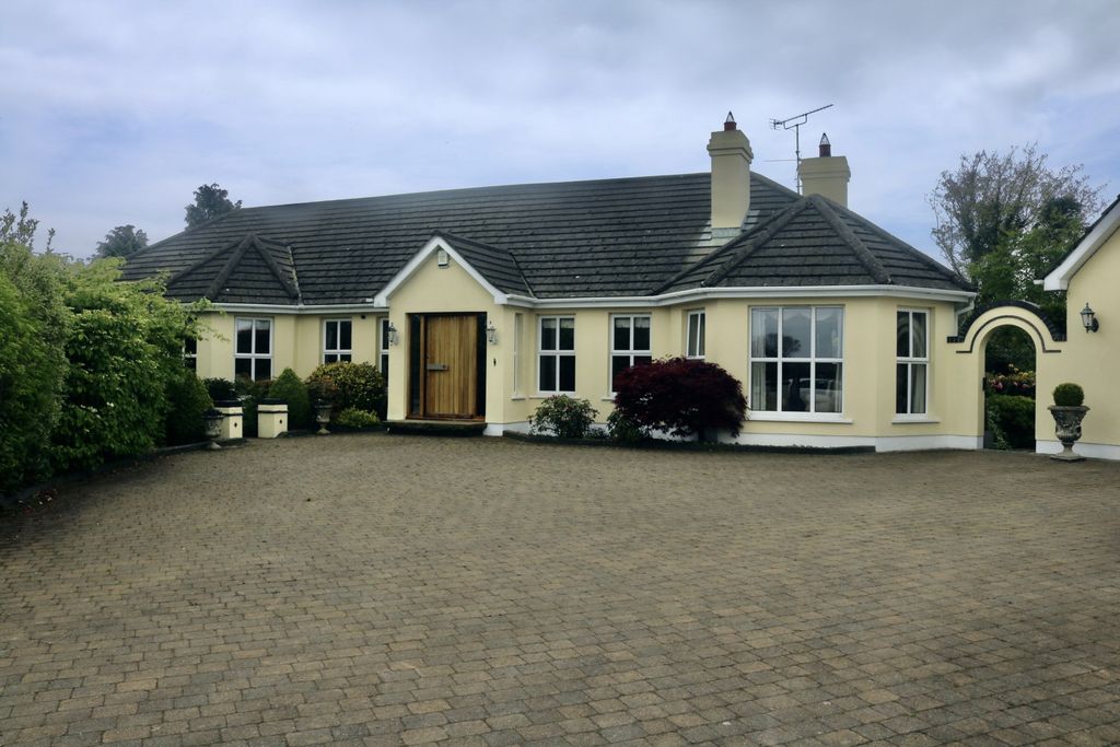 Property photo 1 of 45