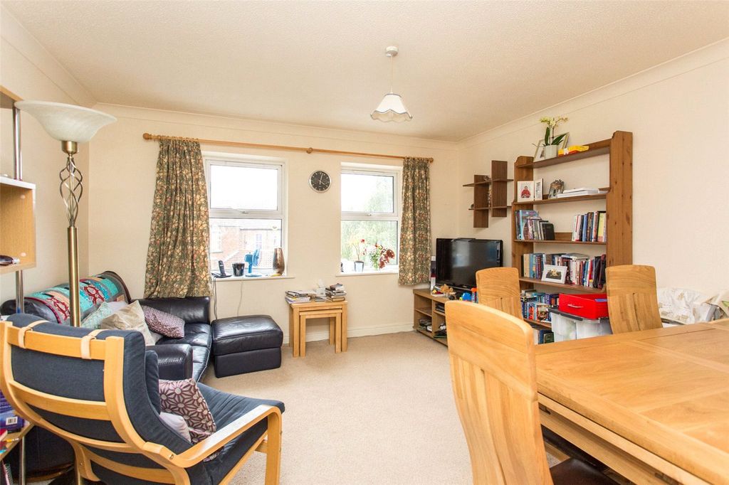 Property photo 2 of 6 Picture 2