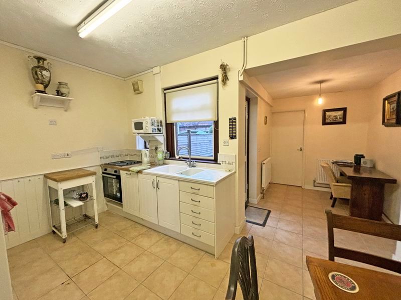Property photo 3 of 14 Kitchen/Dining Room