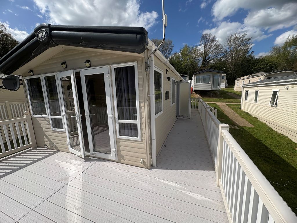 Property photo 2 of 23