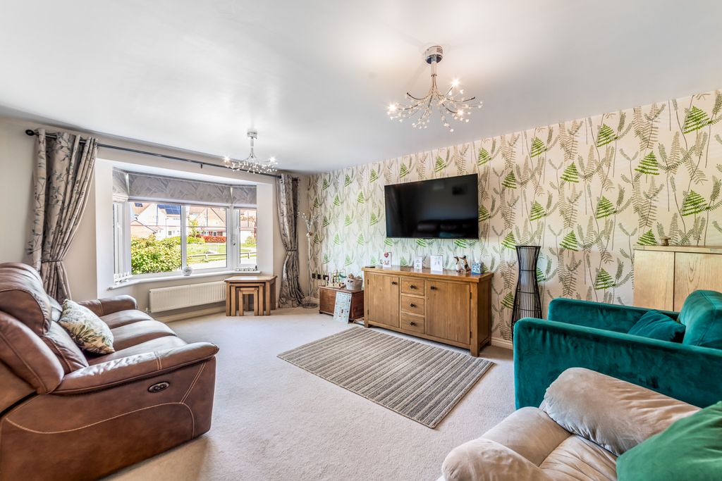 Additional image 5 of 5 bed detached house for saleJonagold Place, Evesham WR11