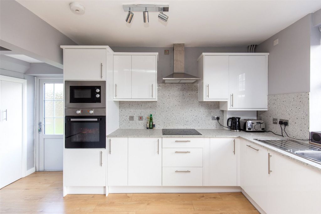 Property photo 3 of 21 Picture No. 08