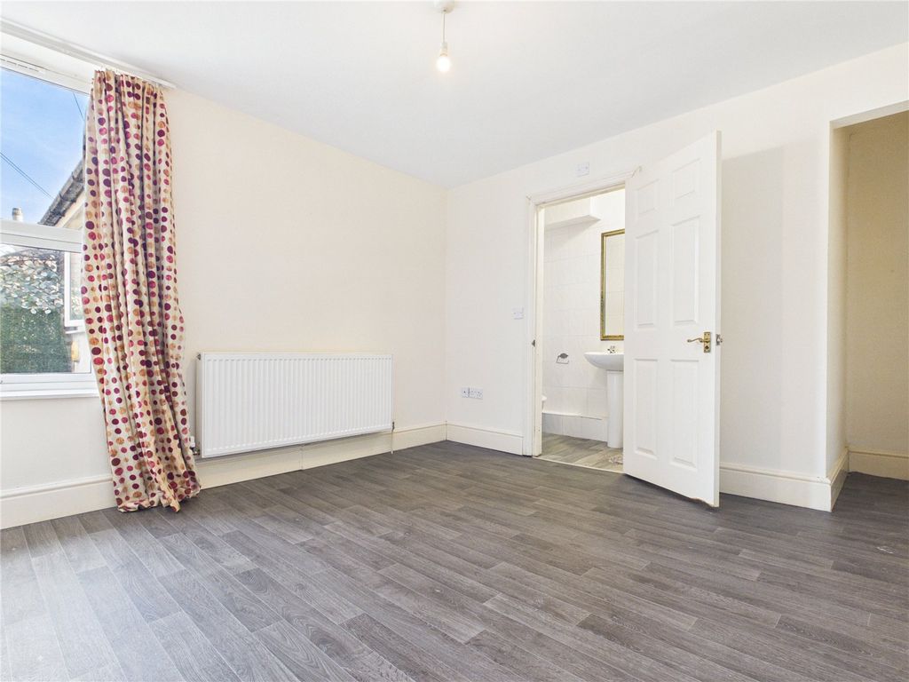 Property photo 2 of 7 Picture No. 08