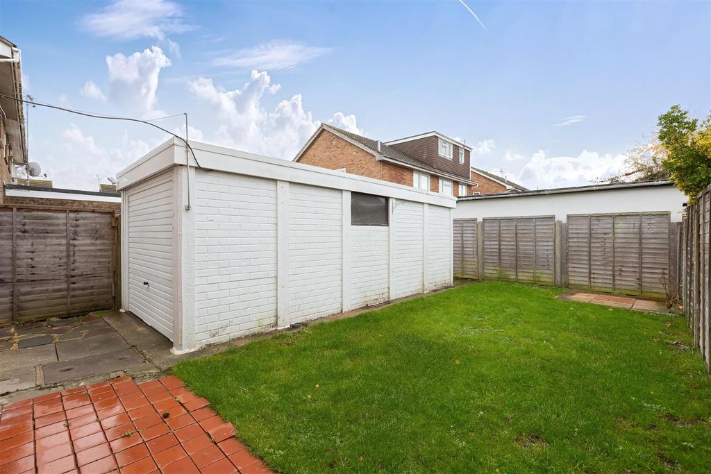 Property photo 2 of 14 Edmonton_12.Jpg