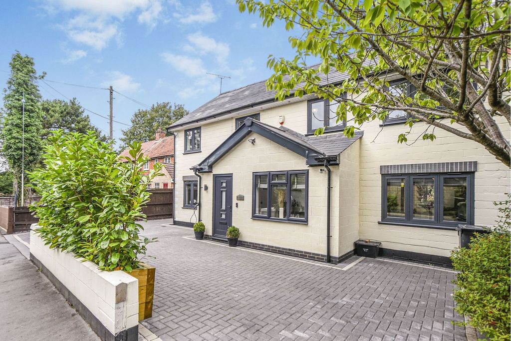 Property photo 3 of 23