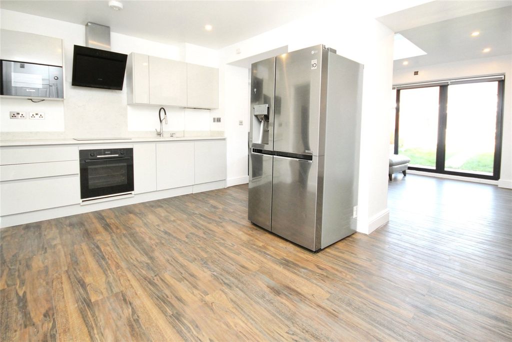 Property photo 1 of 10 Picture No. 11