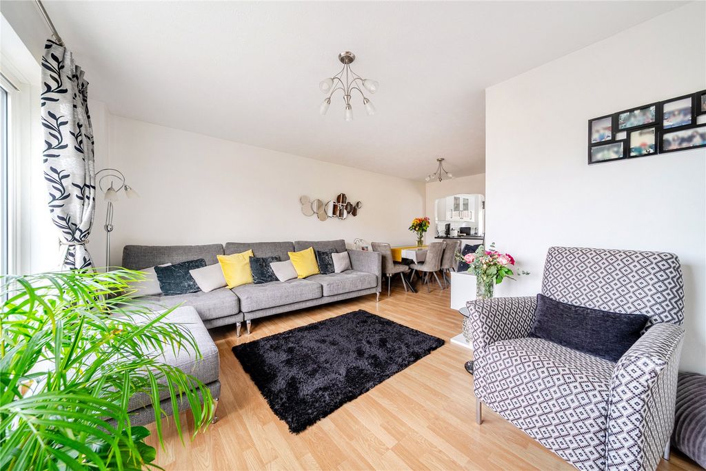 Property photo 2 of 29 Picture No. 10