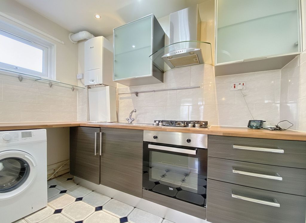 Property photo 3 of 6