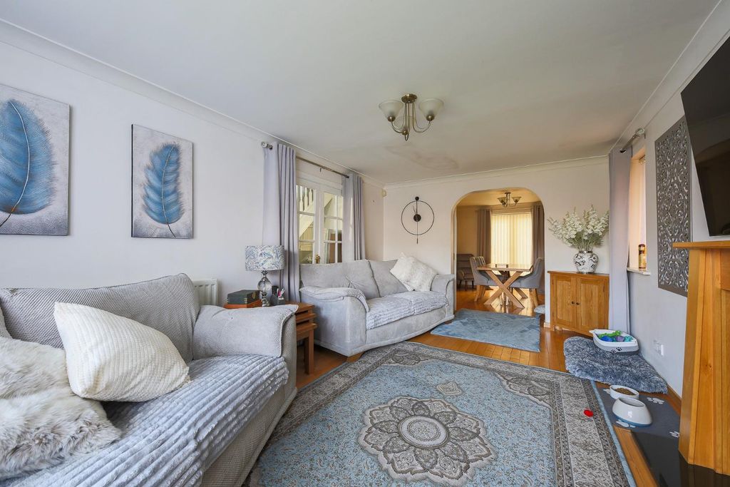 Property photo 3 of 15 Living Room