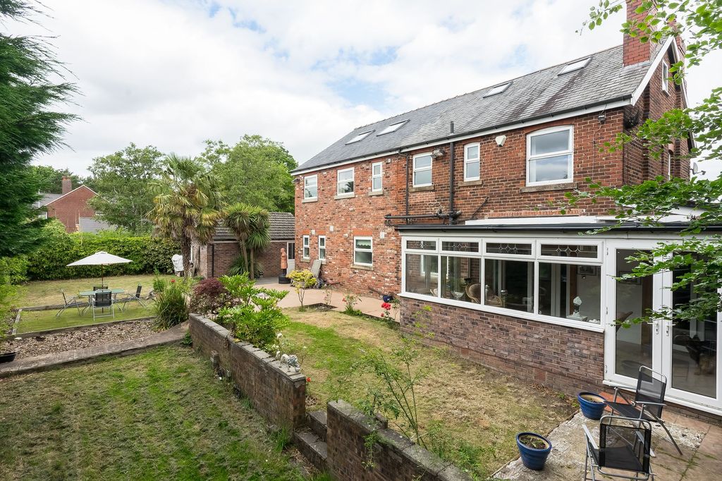 Property photo 2 of 21