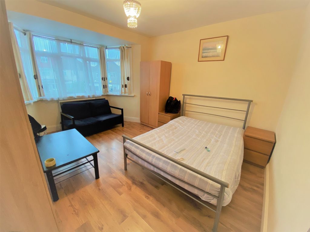 Property photo 3 of 8 55 (2)